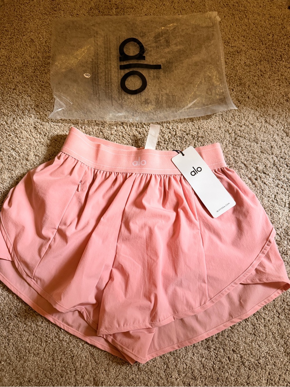 ALO Yoga Women’s Vintage Pink Matchpoint shorts BNWT